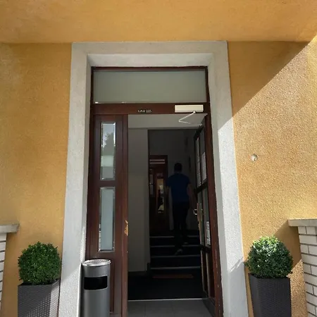 Na Závisti Hotel *