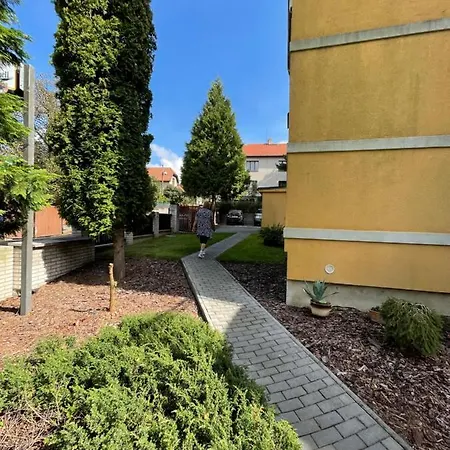 Na Závisti Hotel *
